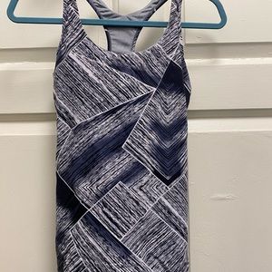 Lululemon size 8 workout top